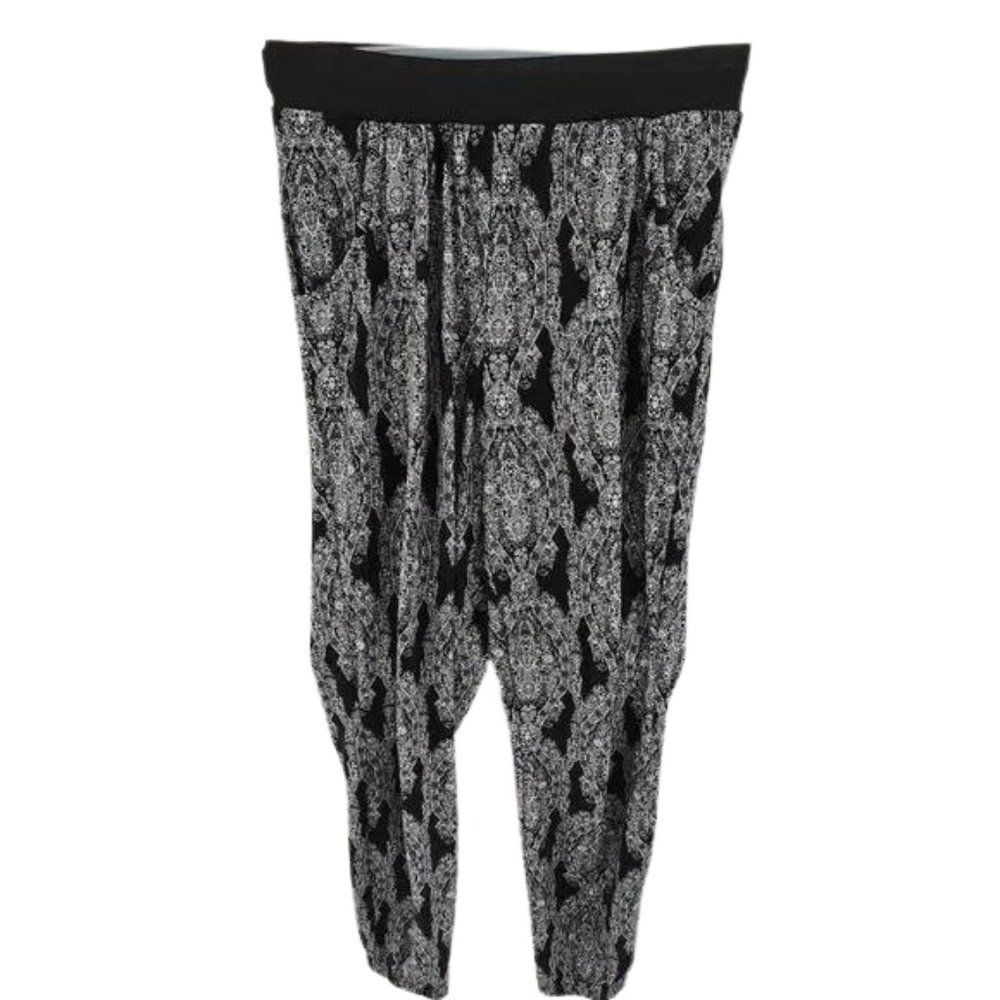 UK2LA Girls Bottoms with stretch bank, baggy fit, black with monochrome design